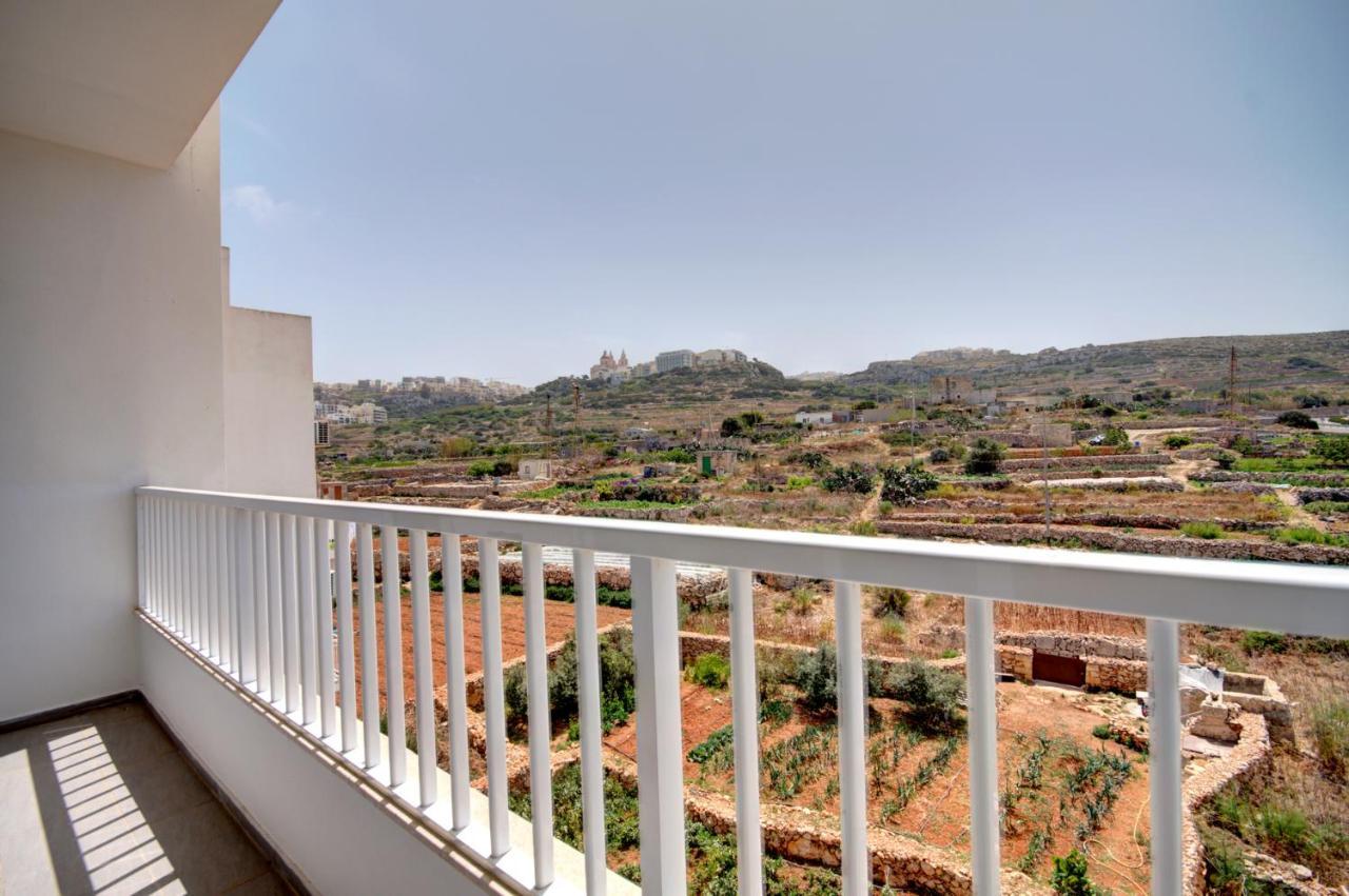 Beachfront Pretty Holiday Home Mellieha Exterior foto